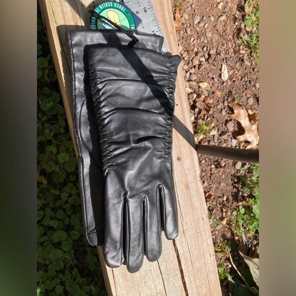 Adrienne Vittadini genuine leather gloves - Picture 6 of 7